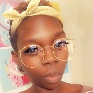 Meet your Posher, Jules